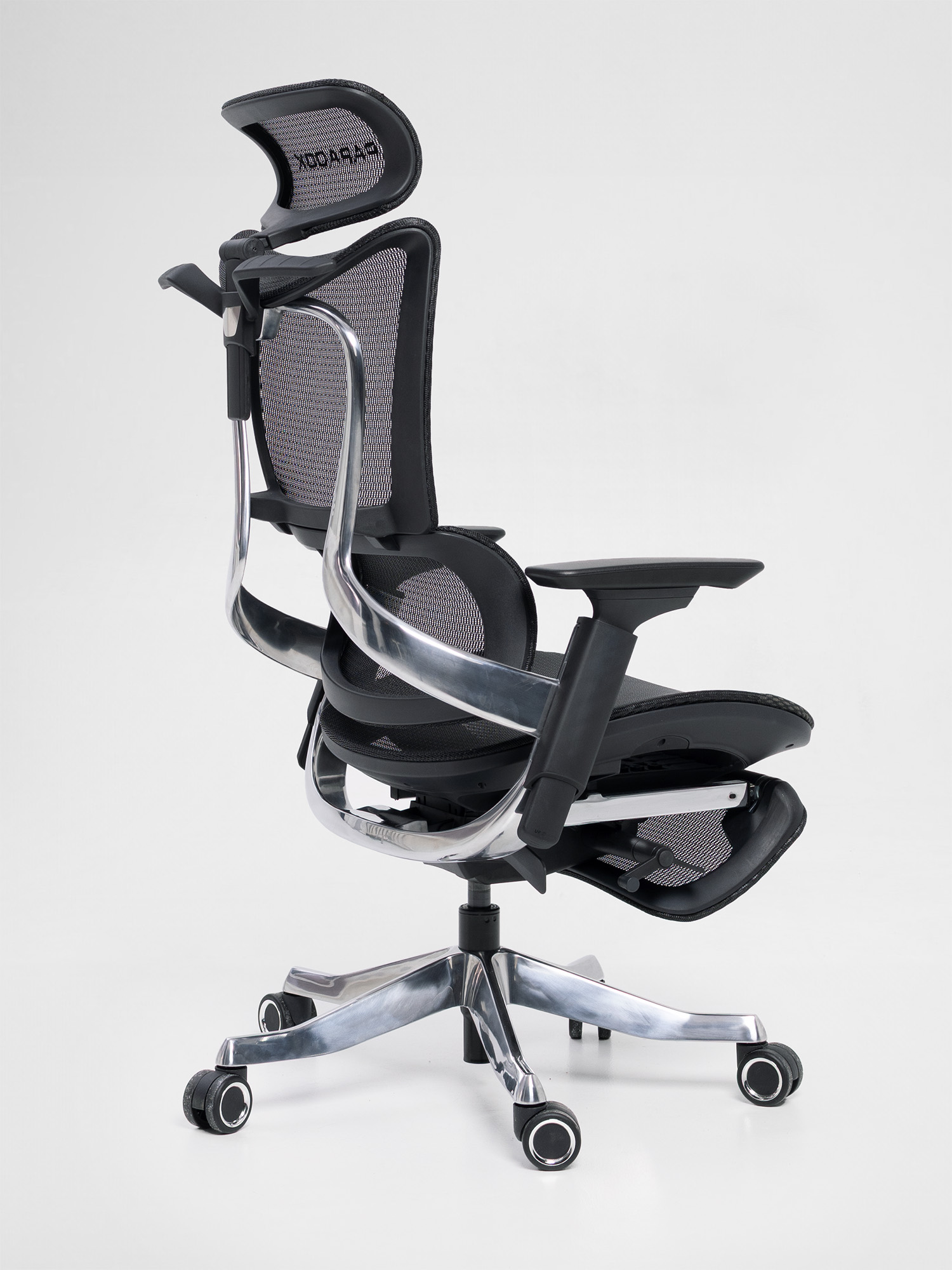 Paradox Ergo Milano Pro Black — right rear angle with adjustable backrest