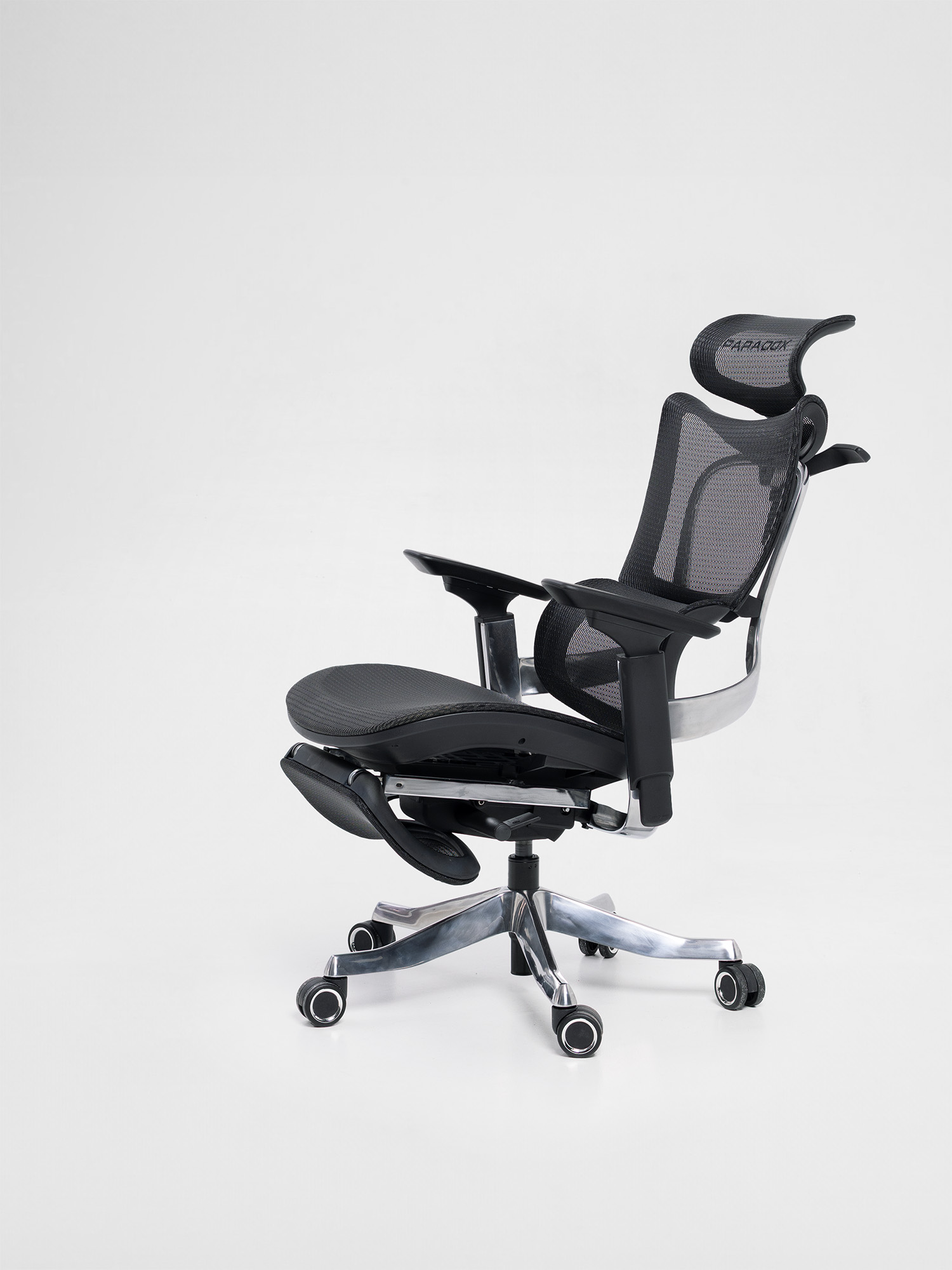 Paradox Ergo Milano Pro Black — extendable footrest extended, side view