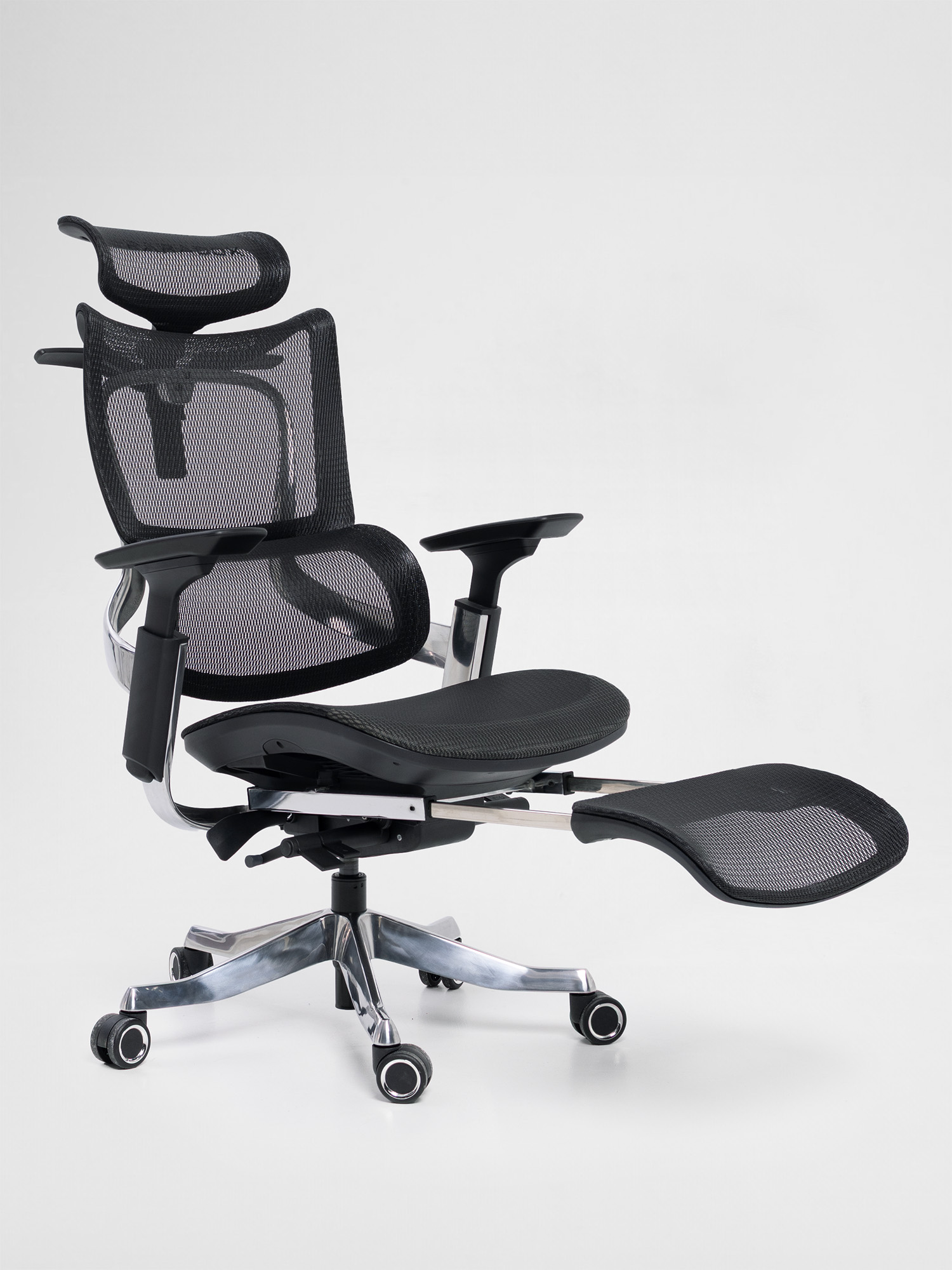 Paradox Ergo Milano Pro Black — footrest retracted under seat